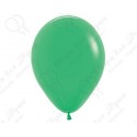 Воздушный шар весенне-зеленый для запуска в небо.